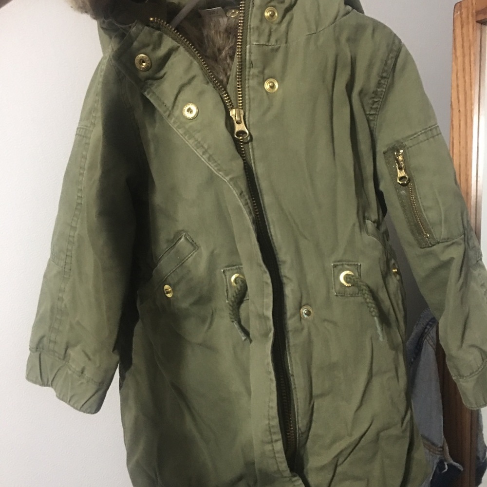 Toddler Girl HEAVY winter coat GAP Size 3 Toddler
